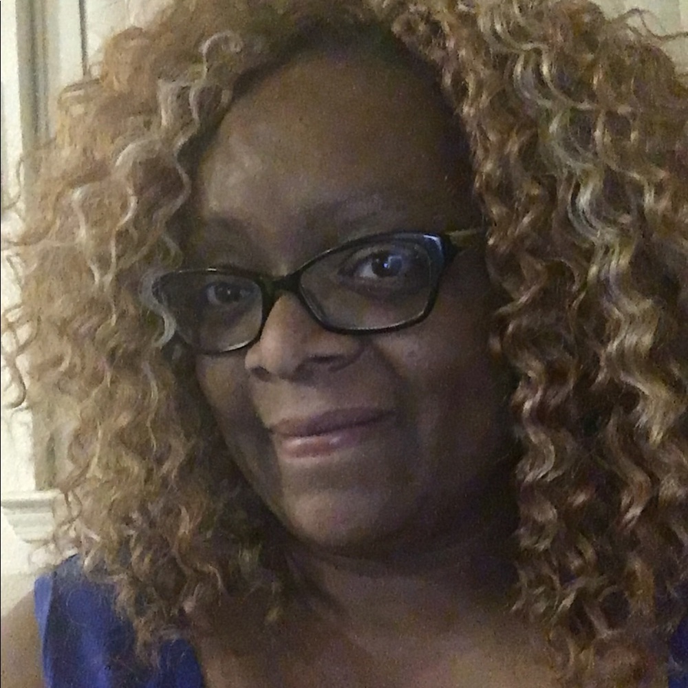 Meet your Posher, Angela
